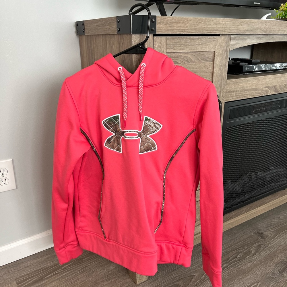 Under armour sweatshirt